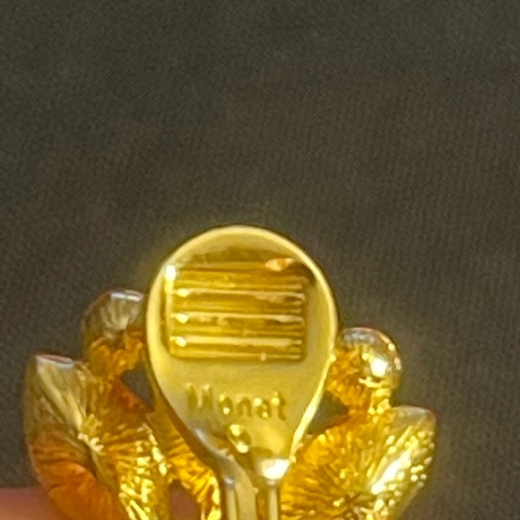 MONET Clíp On earrings - Picture 3 of 5